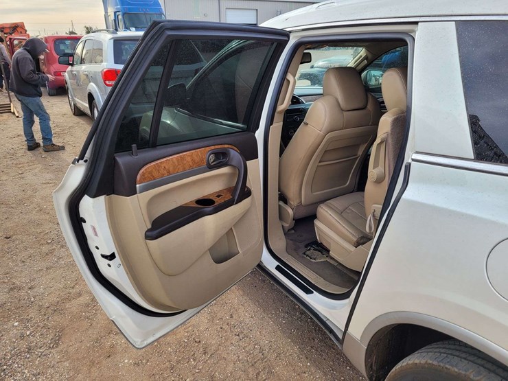 2011-buick-enclave-cxl-image-8