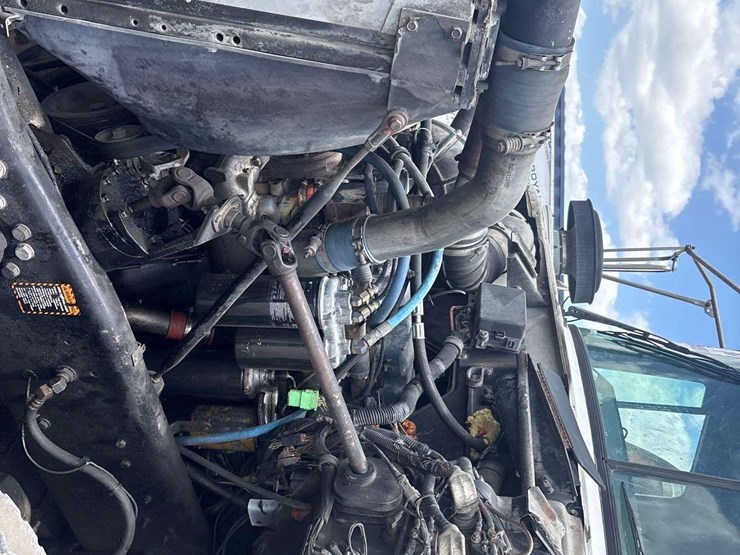 2000-mack-dm690s-image-32