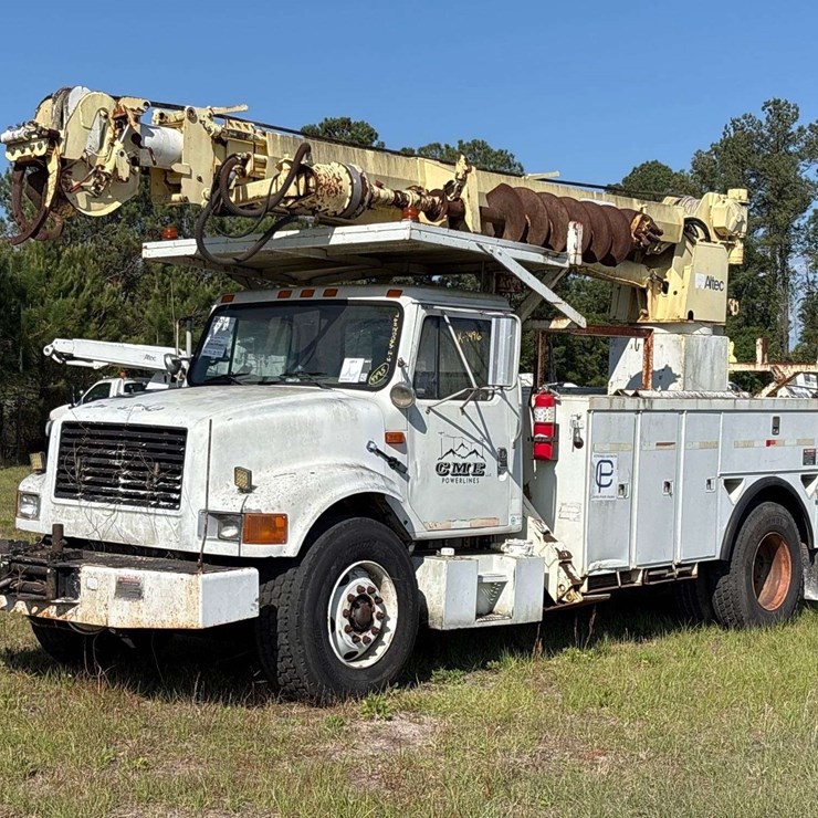 2001 INTERNATIONAL 4900