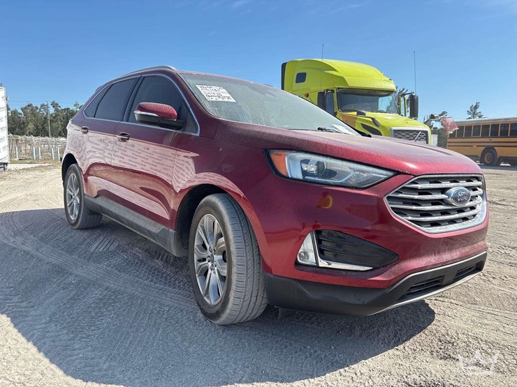 2019-ford-edge-image-2