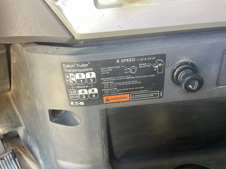 2013-mack-granite-104fr-image-108