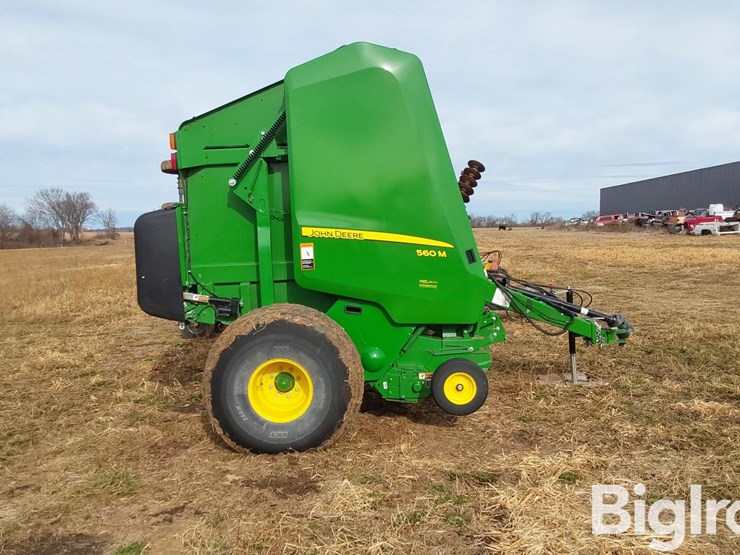 2023-john-deere-560m-image-4