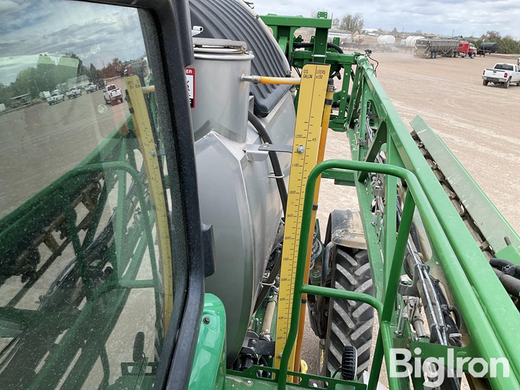 2019-john-deere-r4044-image-15