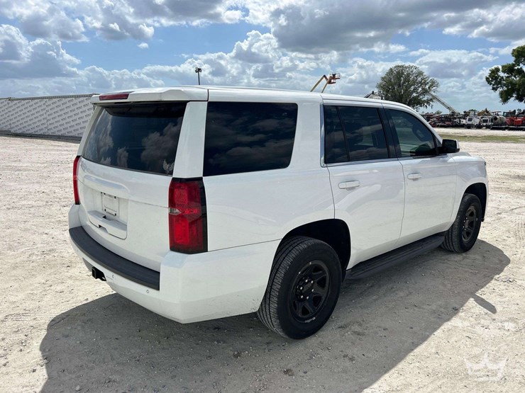 2018-chevrolet-tahoe-image-3