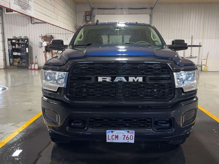 2019-dodge-3500-image-8