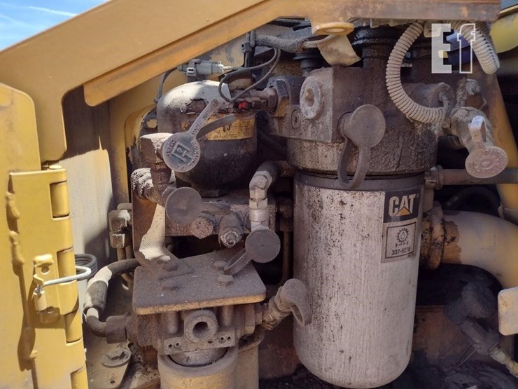 2014-caterpillar-d6t-xw-image-34