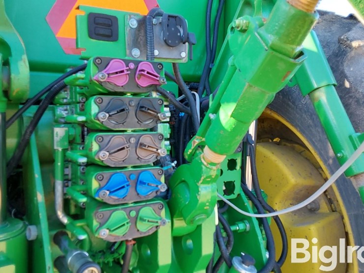 2012-john-deere-8335r-image-18
