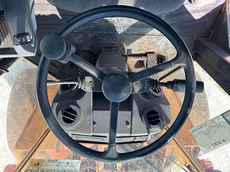 2013-deere-544k-image-15