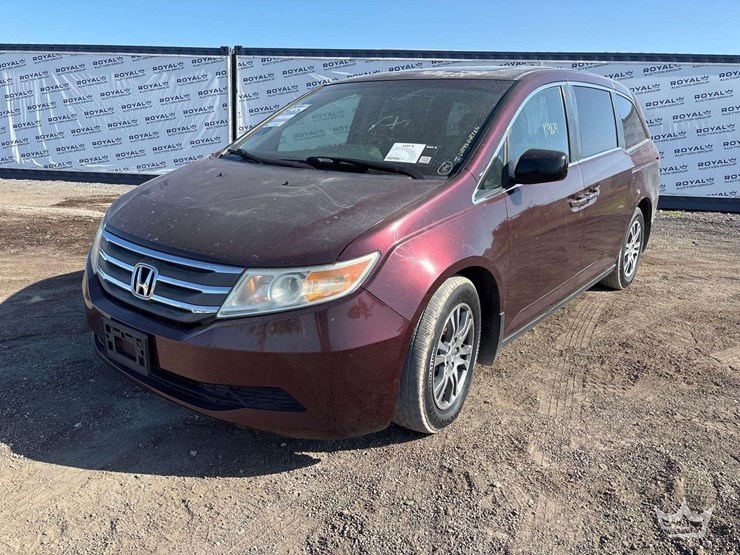 2013-honda-odyssey-image-1