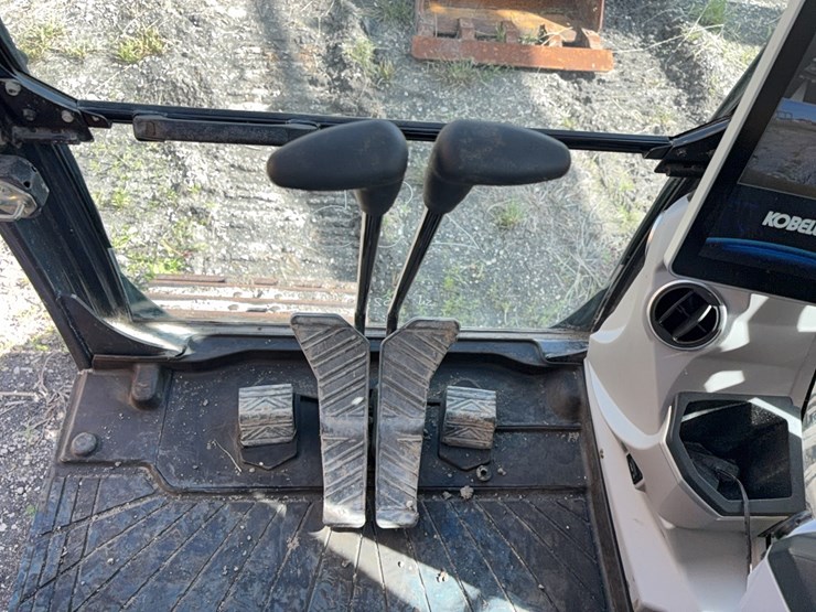 2023-kobelco-sk140sr-lc-7-image-25