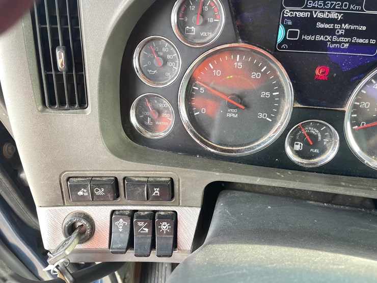 2015-kenworth-t880-image-105