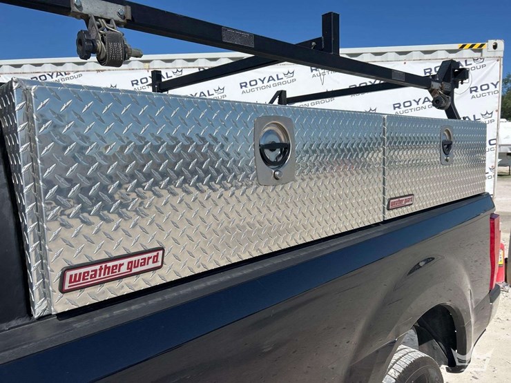 2022-ford-f250-image-24