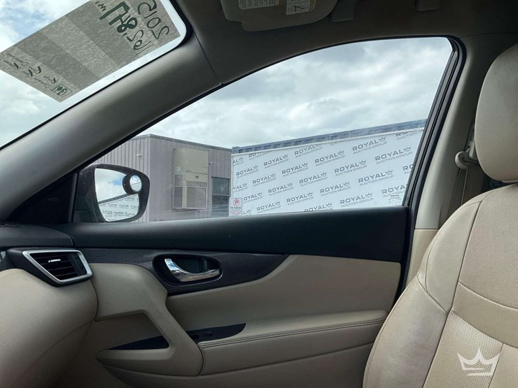 2015-nissan-rogue-image-18