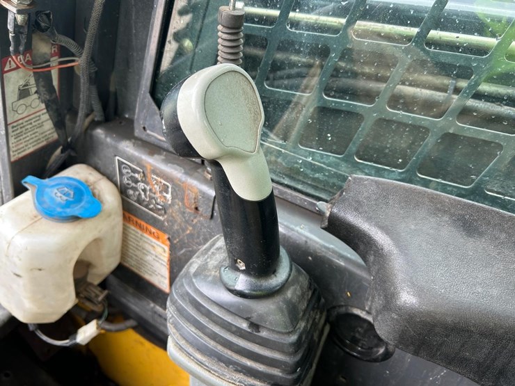new-holland-l170-image-21