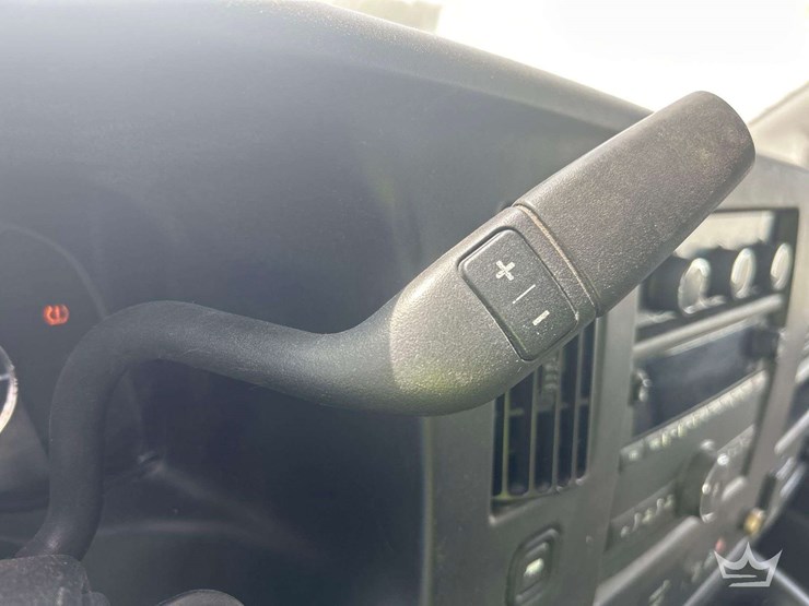 2019-chevrolet-express-2500-image-15