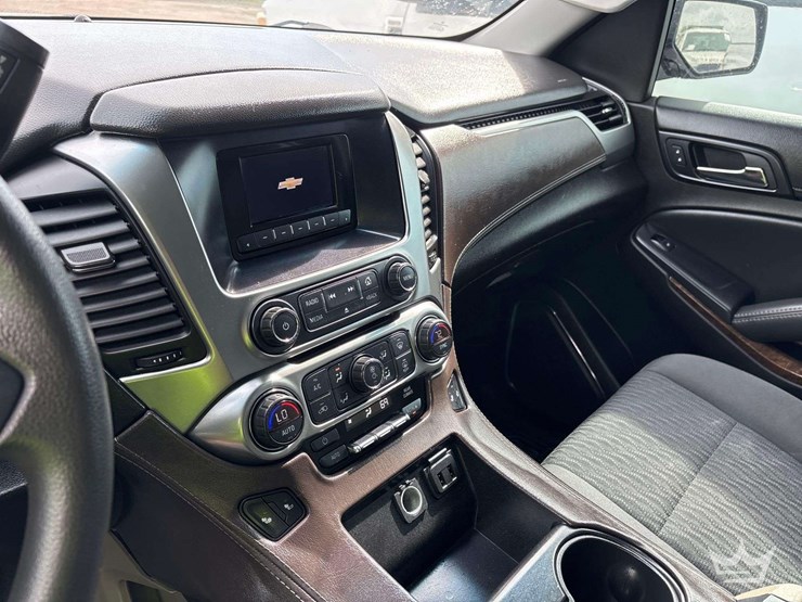 2016-chevrolet-tahoe-image-15
