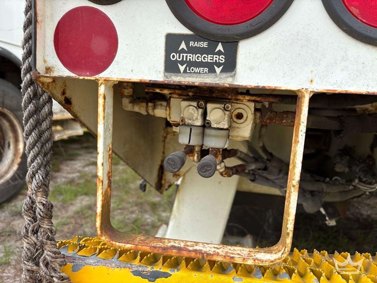 2010-international-durastar-4300-image-25