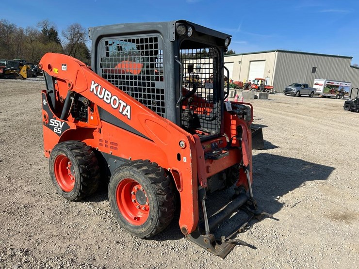 2017-kubota-ssv65-image-6