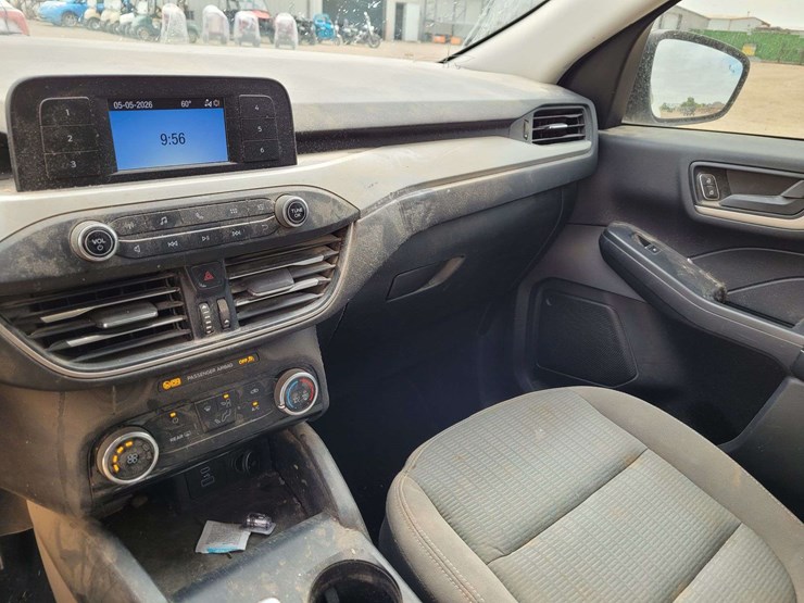 2021-ford-escape-image-16