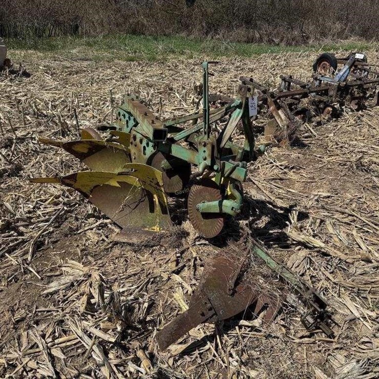 JOHN DEERE 2