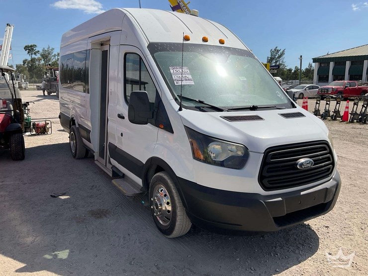 2019-ford-transit-image-2