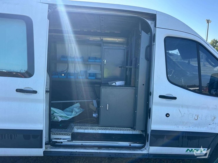 2017-ford-transit-image-16