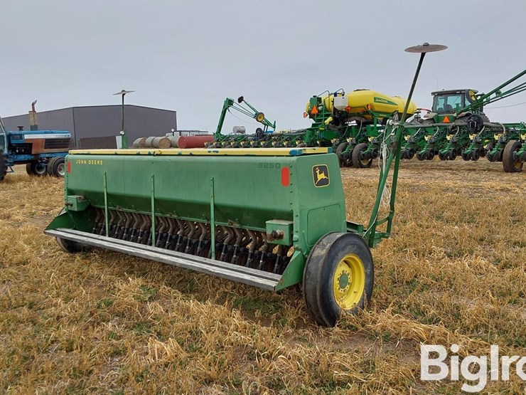 john-deere-8250-image-5