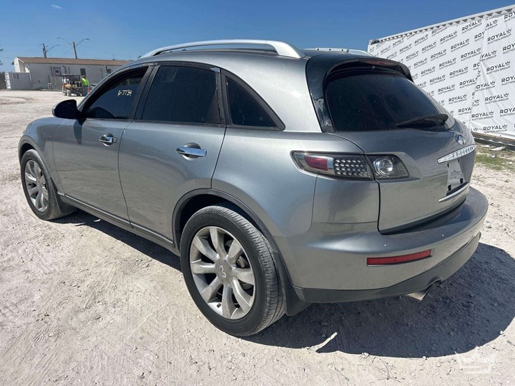2005-infiniti-fx35-image-4
