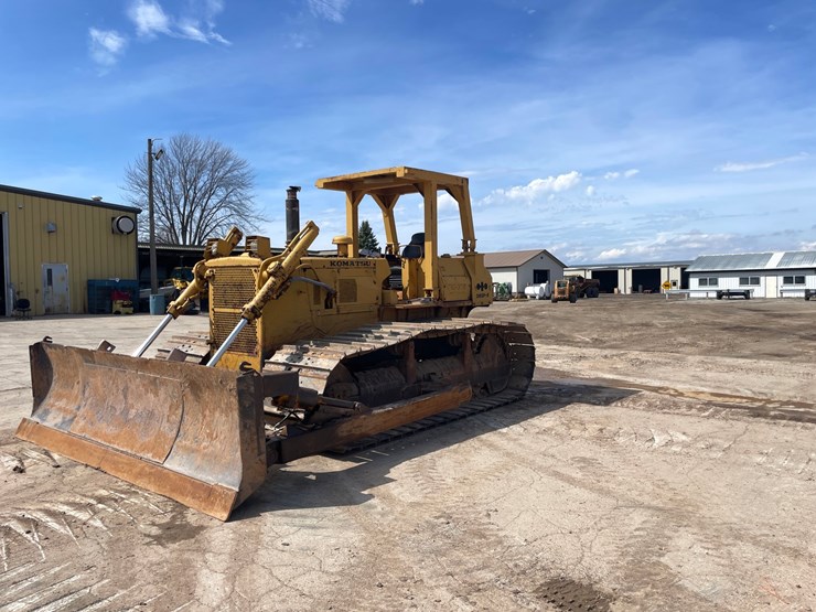 #4035-•-1986-komatsu-dozer-image-1