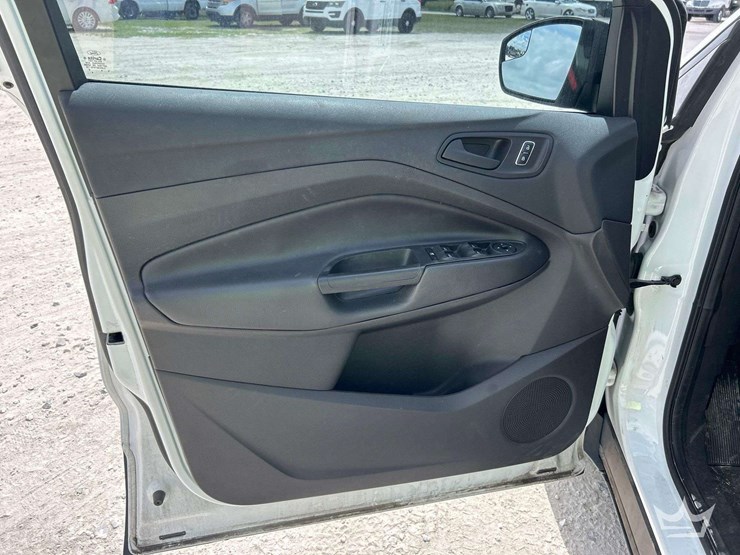 2016-ford-escape-image-11