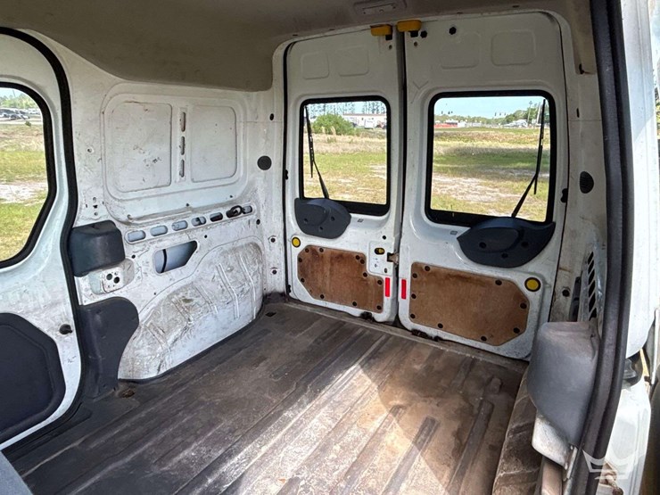 2012-ford-transit-connect-image-8