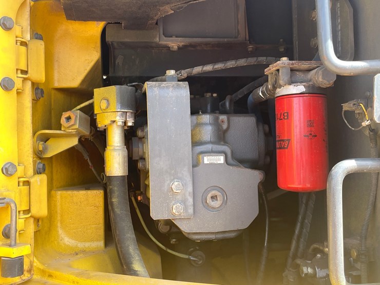 komatsu-pc308-image-46