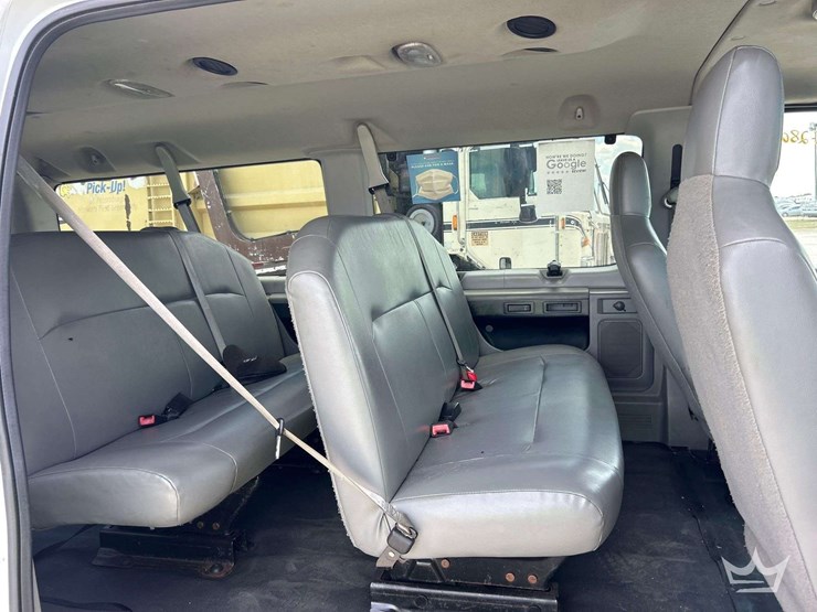 2011-ford-e250-image-19