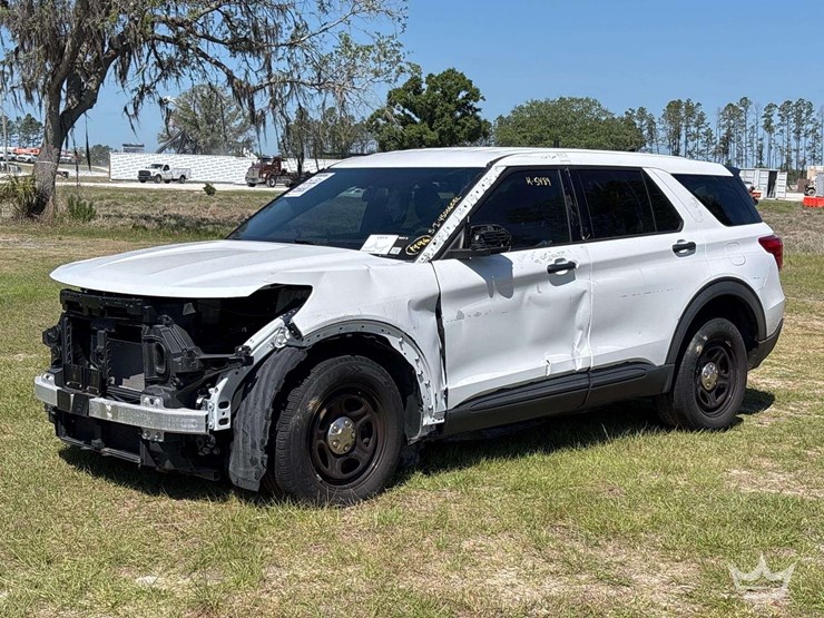 2020-ford-explorer-image-1