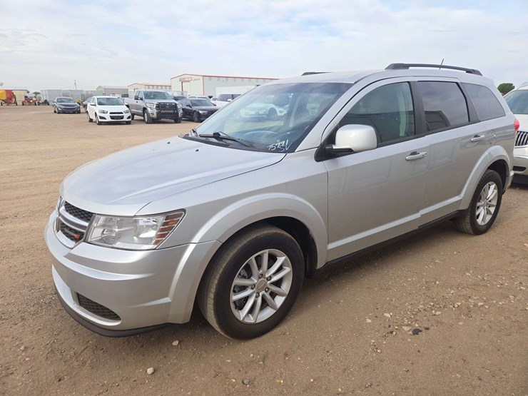 2013-dodge-journey-sxt-image-1