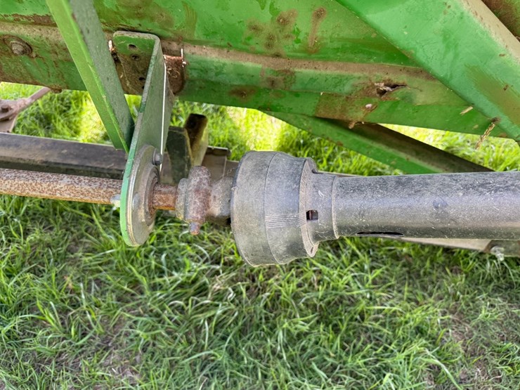 john-deere-8-image-32