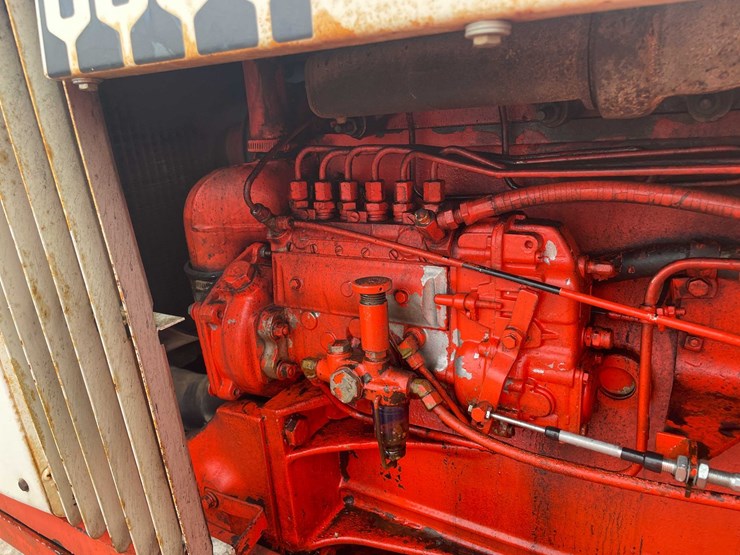 #4064-•-case-1370-tractor-image-50
