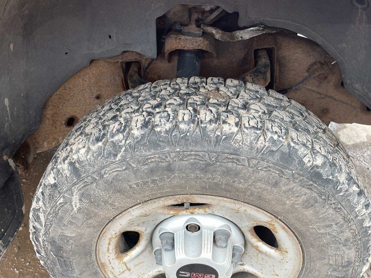 #4043-•-2002-gmc-250-(has-wi-title)-image-14