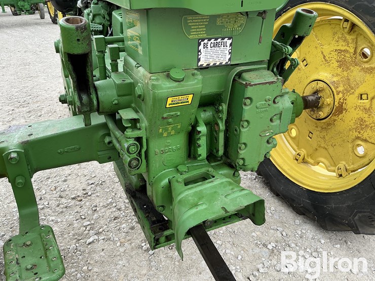 1958-john-deere-520-image-15