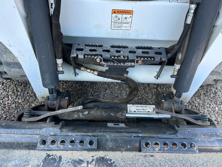 2017-bobcat-t590-image-10