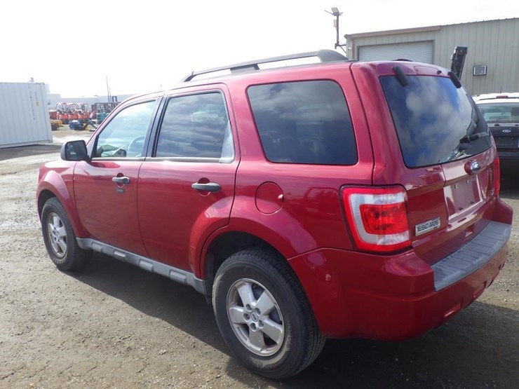 2011-ford-escape-image-4