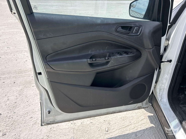 2015-ford-escape-image-11