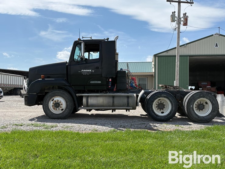 1990-freightliner-fld112-image-8