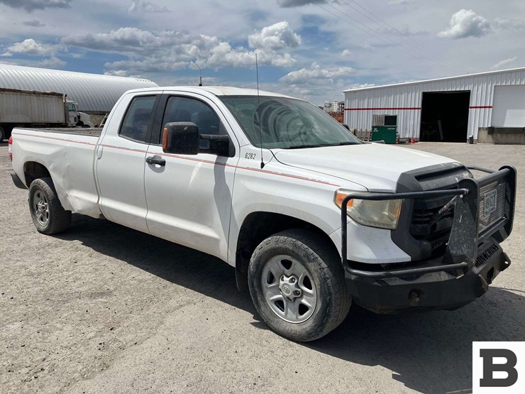 2017-toyota-tundra-image-1