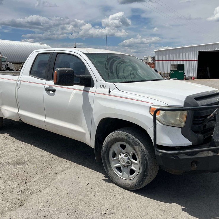 2017 TOYOTA TUNDRA