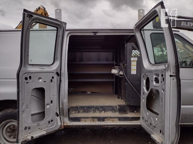 2012-ford-e250-image-25