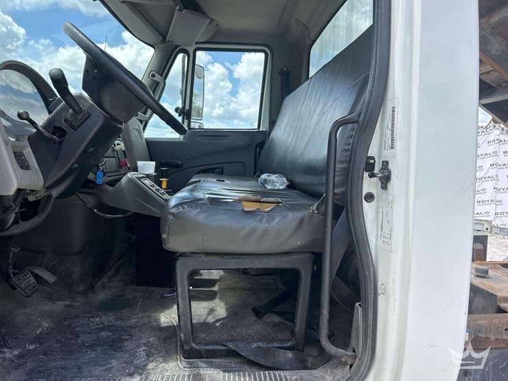 2013-international-durastar-4300-image-12