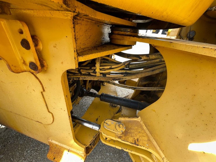 2000-deere-544h-image-23