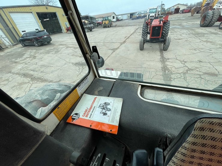 #4065-•-case-2390-tractor-image-91