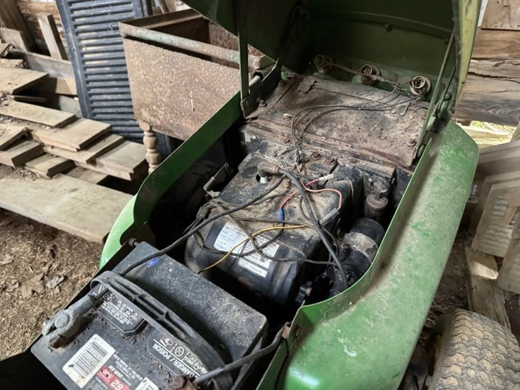 john-deere-300-image-5